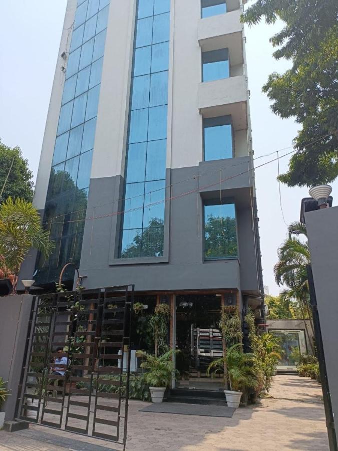 Hotel Mayfair Tower Колката Екстериор снимка